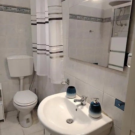 Carmen House بيت ضيافة